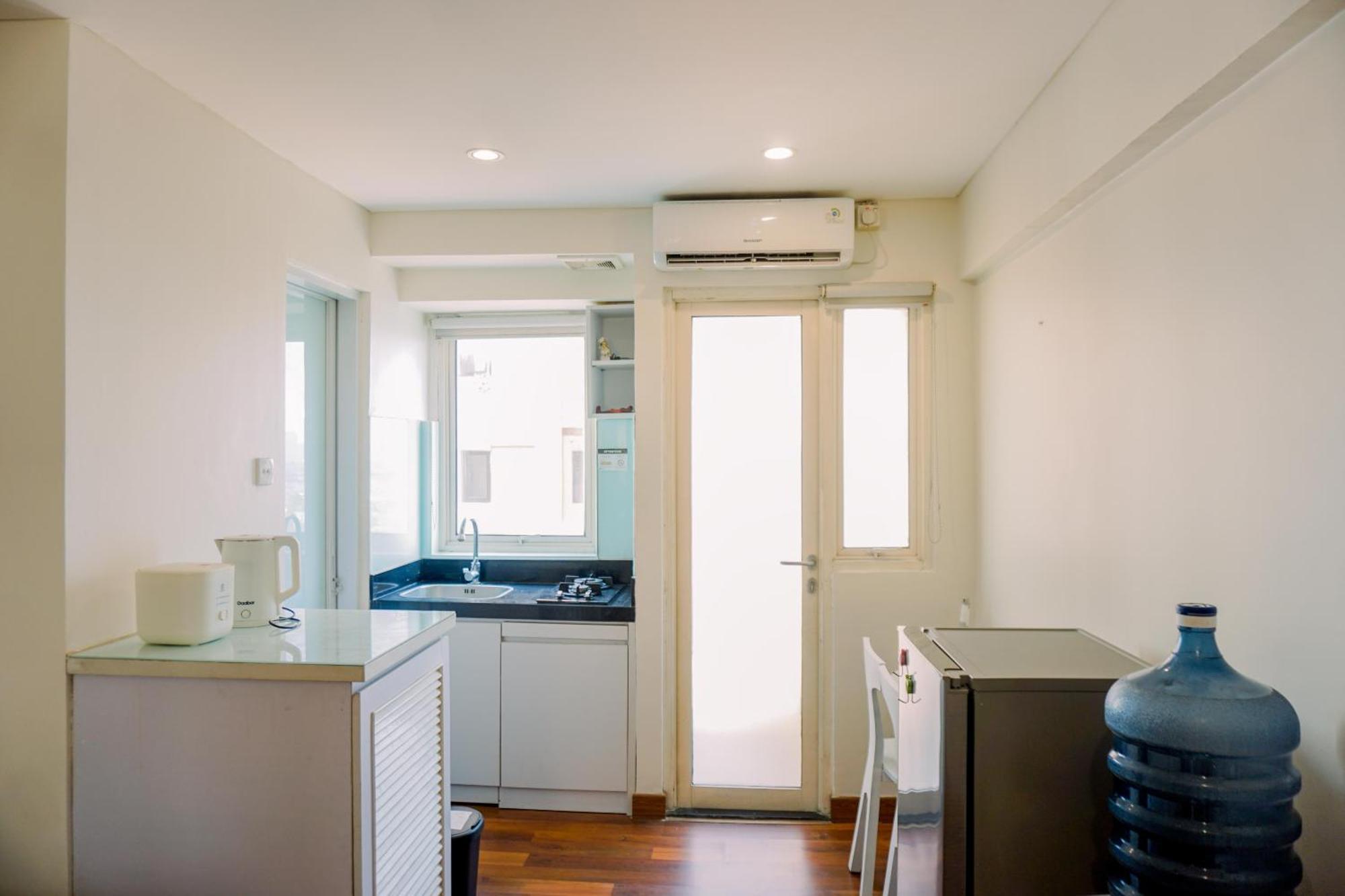 Comfy And Modern At Kebagusan By Travelio Apartemen Jakarta